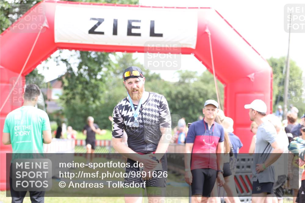 21.06.2026 - 29. Vierlanden-Triathlon Andreas Tolksdorf http://msf.ph/oto/9891626 21.06.2026 13:26:00 Ziel 287, 656, 287, 656 meine-sportfotos.de