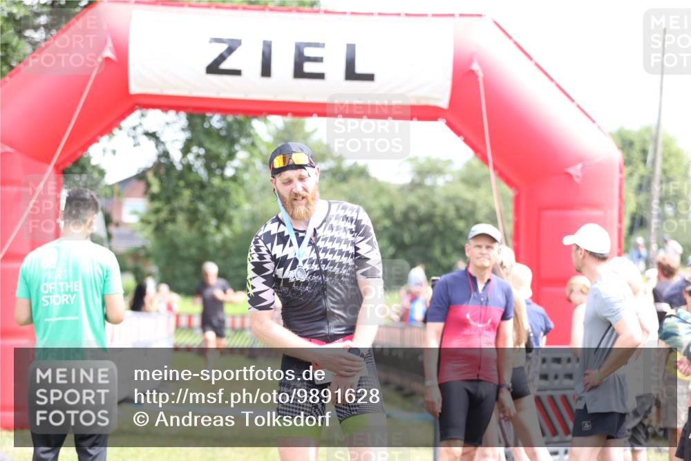 21.06.2026 - 29. Vierlanden-Triathlon Andreas Tolksdorf http://msf.ph/oto/9891628 21.06.2026 13:26:00 Ziel 287, 656, 287, 656 meine-sportfotos.de