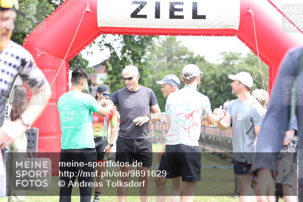 21.06.2026 - 29. Vierlanden-Triathlon Andreas Tolksdorf http://msf.ph/oto/9891629 21.06.2026 13:26:13 Ziel 135, 135 meine-sportfotos.de