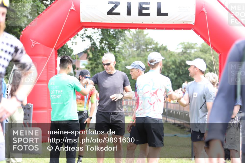 21.06.2026 - 29. Vierlanden-Triathlon Andreas Tolksdorf http://msf.ph/oto/9891630 21.06.2026 13:26:13 Ziel 135, 135 meine-sportfotos.de