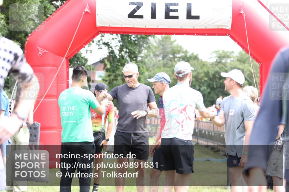 21.06.2026 - 29. Vierlanden-Triathlon Andreas Tolksdorf http://msf.ph/oto/9891631 21.06.2026 13:26:13 Ziel 135, 135 meine-sportfotos.de