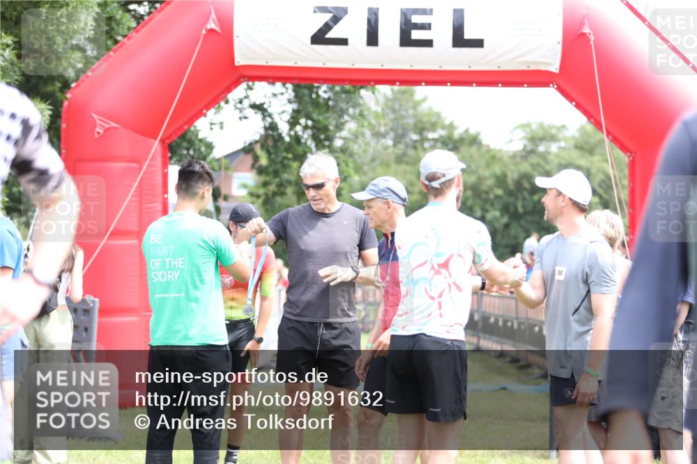 21.06.2026 - 29. Vierlanden-Triathlon Andreas Tolksdorf http://msf.ph/oto/9891632 21.06.2026 13:26:13 Ziel 135, 135 meine-sportfotos.de