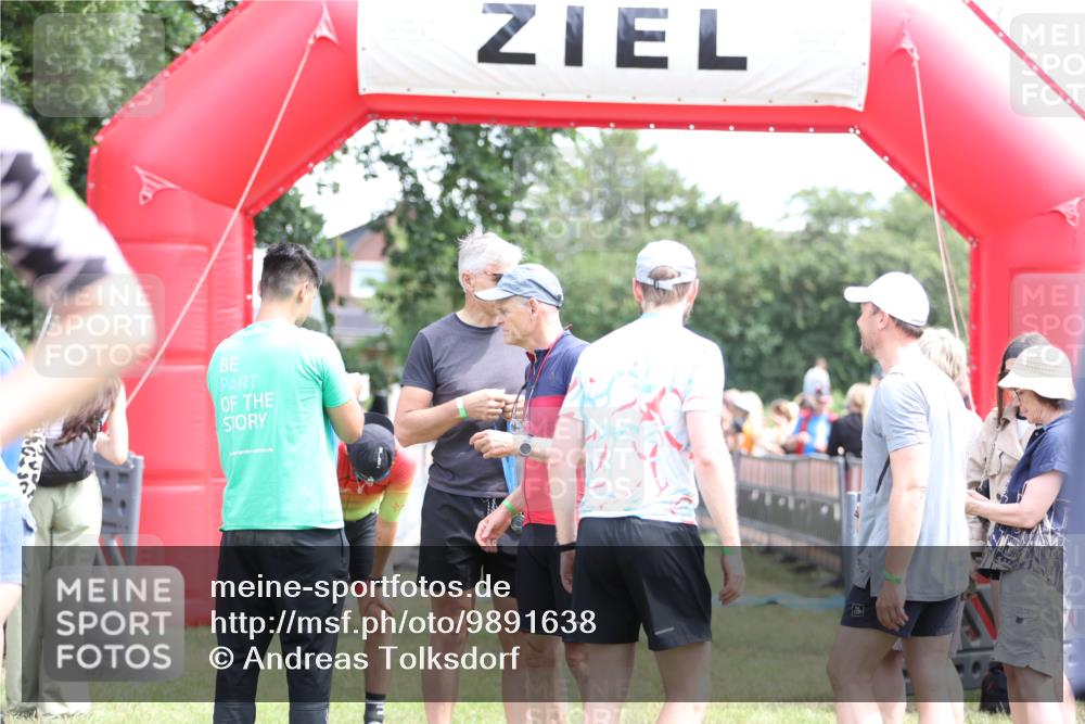 21.06.2026 - 29. Vierlanden-Triathlon Andreas Tolksdorf http://msf.ph/oto/9891638 21.06.2026 13:26:14 Ziel 135, 135 meine-sportfotos.de