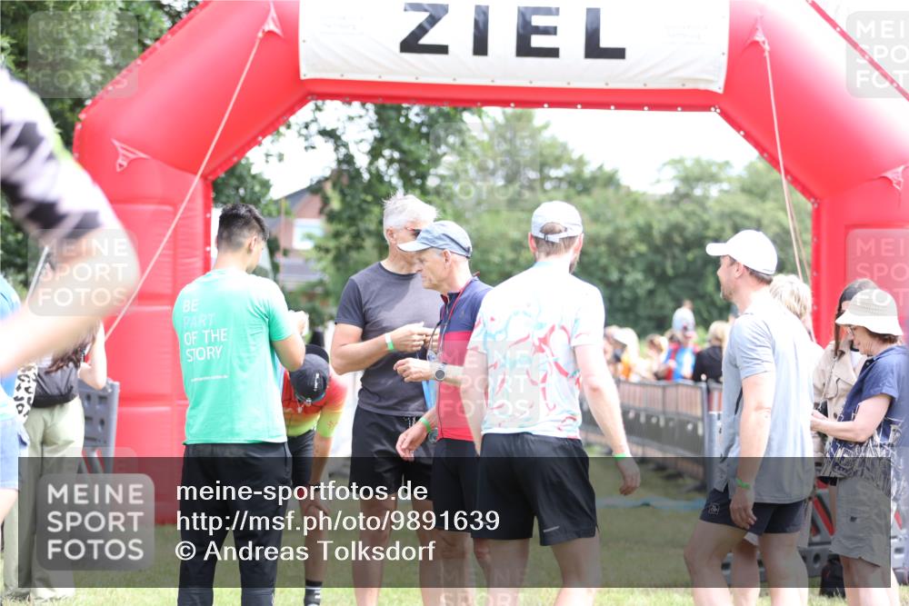 21.06.2026 - 29. Vierlanden-Triathlon Andreas Tolksdorf http://msf.ph/oto/9891639 21.06.2026 13:26:14 Ziel 135, 135 meine-sportfotos.de