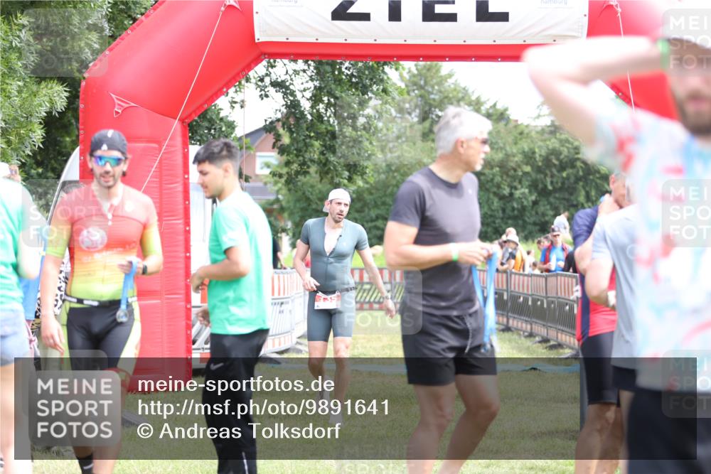 21.06.2026 - 29. Vierlanden-Triathlon Andreas Tolksdorf http://msf.ph/oto/9891641 21.06.2026 13:26:21 Ziel 135, 135 meine-sportfotos.de