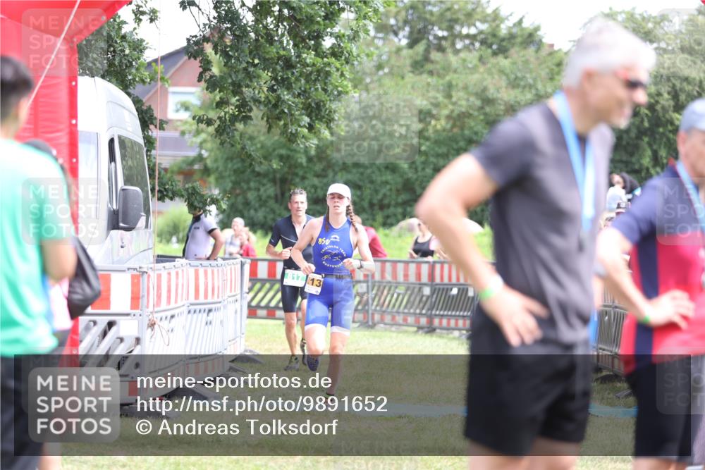 21.06.2026 - 29. Vierlanden-Triathlon Andreas Tolksdorf http://msf.ph/oto/9891652 21.06.2026 13:26:36 Ziel 817, 1013, 817, 1013 meine-sportfotos.de