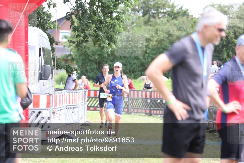 21.06.2026 - 29. Vierlanden-Triathlon Andreas Tolksdorf http://msf.ph/oto/9891653 21.06.2026 13:26:36 Ziel 817, 1013, 817, 1013 meine-sportfotos.de