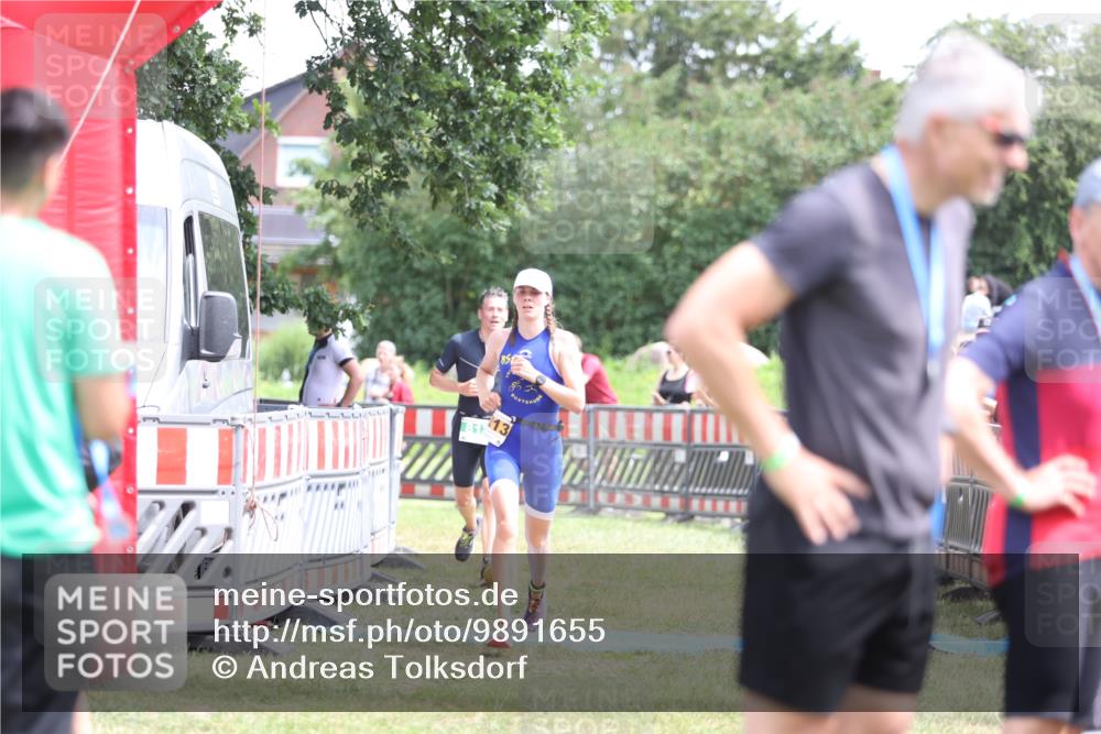 21.06.2026 - 29. Vierlanden-Triathlon Andreas Tolksdorf http://msf.ph/oto/9891655 21.06.2026 13:26:36 Ziel 817, 1013, 817, 1013 meine-sportfotos.de