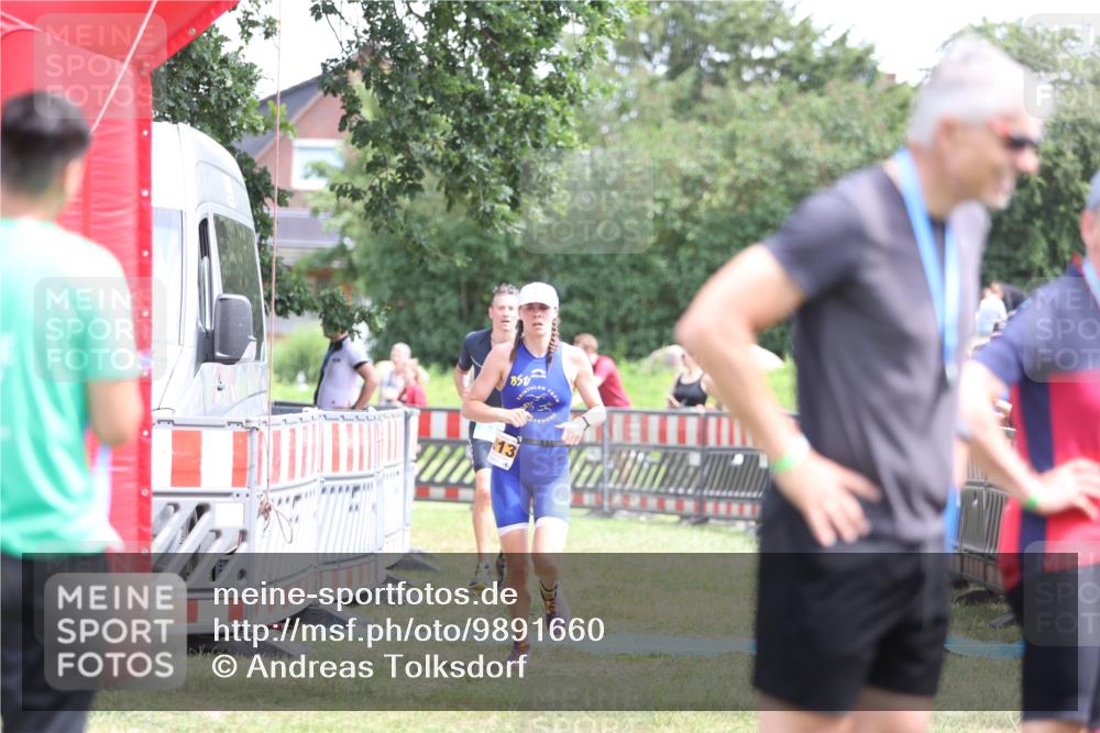 21.06.2026 - 29. Vierlanden-Triathlon Andreas Tolksdorf http://msf.ph/oto/9891660 21.06.2026 13:26:37 Ziel 817, 1013, 817, 1013 meine-sportfotos.de