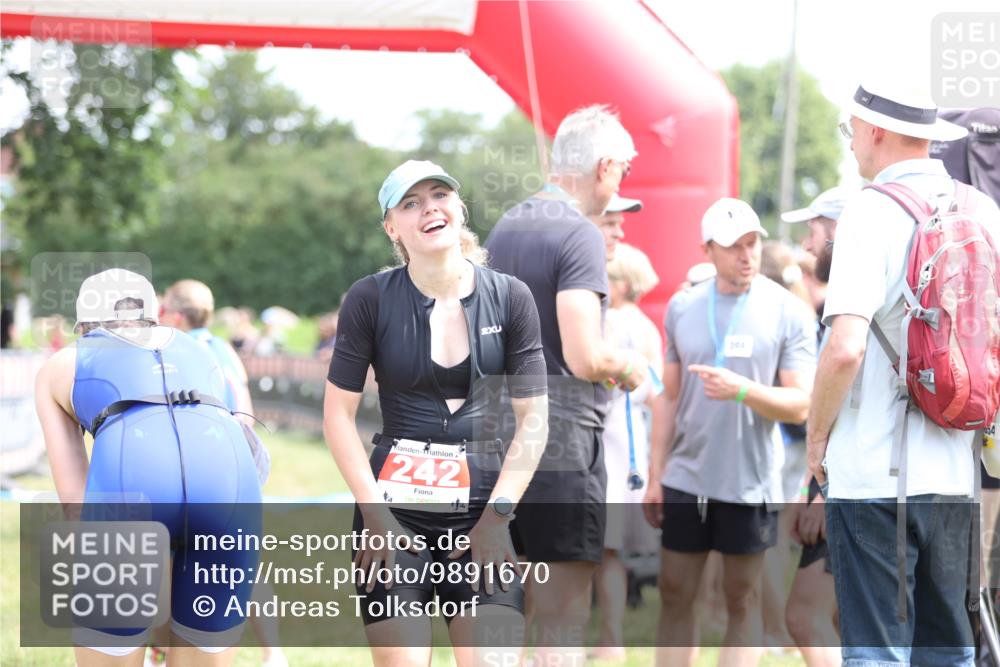 21.06.2026 - 29. Vierlanden-Triathlon Andreas Tolksdorf http://msf.ph/oto/9891670 21.06.2026 13:27:05 Ziel 242, 242 meine-sportfotos.de