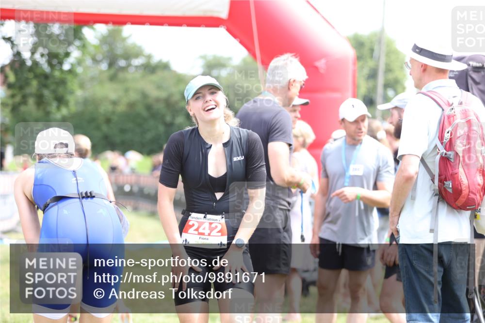 21.06.2026 - 29. Vierlanden-Triathlon Andreas Tolksdorf http://msf.ph/oto/9891671 21.06.2026 13:27:05 Ziel 242, 242 meine-sportfotos.de