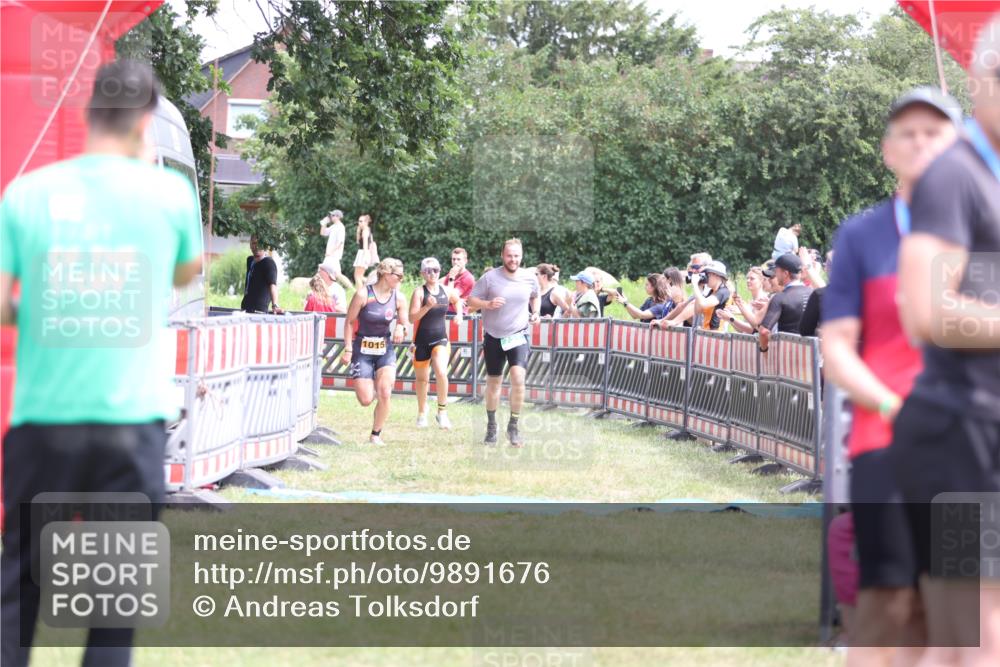 21.06.2026 - 29. Vierlanden-Triathlon Andreas Tolksdorf http://msf.ph/oto/9891676 21.06.2026 13:27:41 Ziel 727, 990, 995, 1015, 727, 990, 995, 1015 meine-sportfotos.de