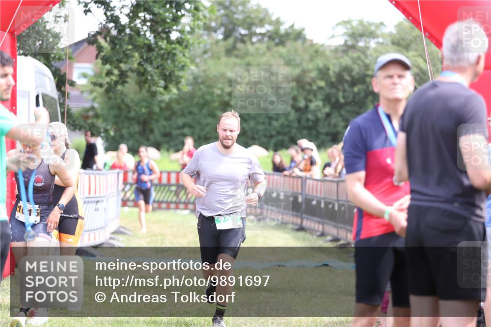21.06.2026 - 29. Vierlanden-Triathlon Andreas Tolksdorf http://msf.ph/oto/9891697 21.06.2026 13:27:46 Ziel 727, 990, 995, 1015, 727, 990, 995, 1015 meine-sportfotos.de