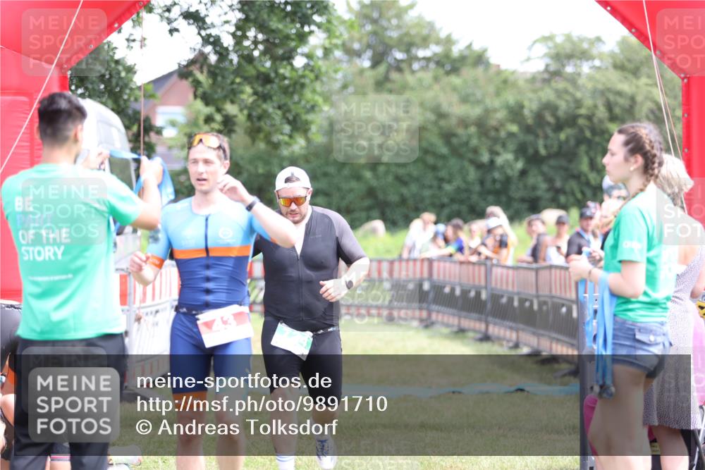 21.06.2026 - 29. Vierlanden-Triathlon Andreas Tolksdorf http://msf.ph/oto/9891710 21.06.2026 13:28:07 Ziel 724, 1020, 724, 1020 meine-sportfotos.de