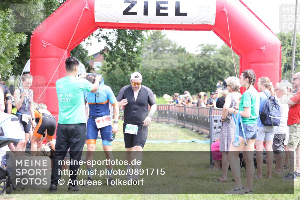 21.06.2026 - 29. Vierlanden-Triathlon Andreas Tolksdorf http://msf.ph/oto/9891715 21.06.2026 13:28:08 Ziel 724, 1020, 724, 1020 meine-sportfotos.de