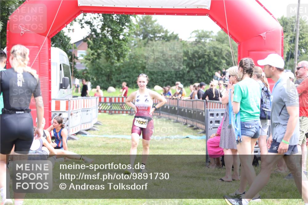 21.06.2026 - 29. Vierlanden-Triathlon Andreas Tolksdorf http://msf.ph/oto/9891730 21.06.2026 13:28:19 Ziel 684, 835, 684, 835 meine-sportfotos.de