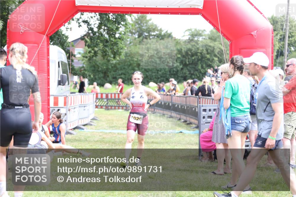 21.06.2026 - 29. Vierlanden-Triathlon Andreas Tolksdorf http://msf.ph/oto/9891731 21.06.2026 13:28:19 Ziel 684, 835, 684, 835 meine-sportfotos.de