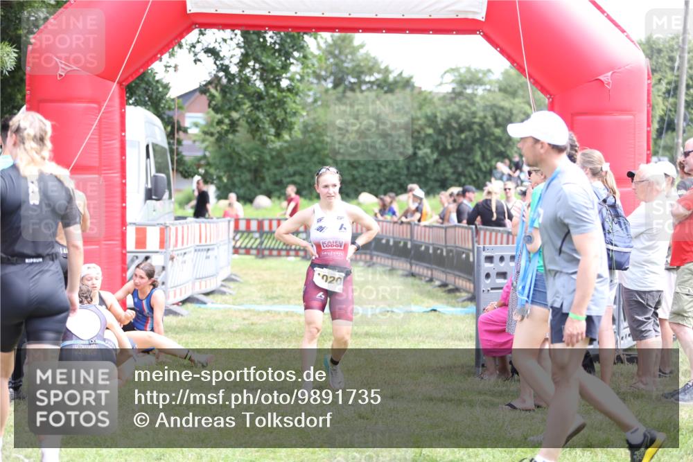 21.06.2026 - 29. Vierlanden-Triathlon Andreas Tolksdorf http://msf.ph/oto/9891735 21.06.2026 13:28:19 Ziel 684, 835, 684, 835 meine-sportfotos.de