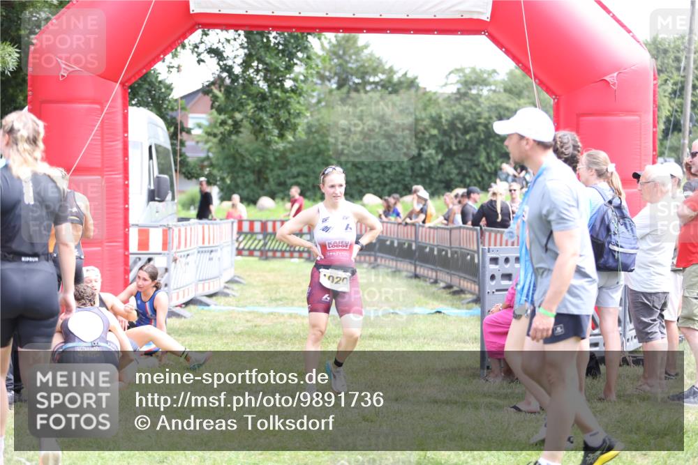 21.06.2026 - 29. Vierlanden-Triathlon Andreas Tolksdorf http://msf.ph/oto/9891736 21.06.2026 13:28:19 Ziel 684, 835, 684, 835 meine-sportfotos.de