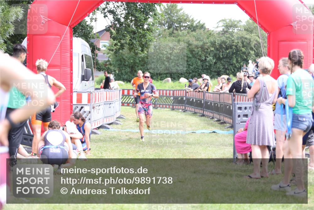 21.06.2026 - 29. Vierlanden-Triathlon Andreas Tolksdorf http://msf.ph/oto/9891738 21.06.2026 13:28:28 Ziel 38, 684, 835, 1009, 38, 684, 835, 1009 meine-sportfotos.de