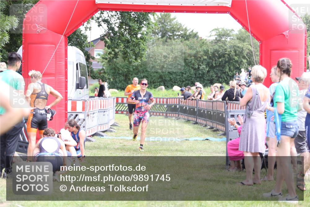 21.06.2026 - 29. Vierlanden-Triathlon Andreas Tolksdorf http://msf.ph/oto/9891745 21.06.2026 13:28:28 Ziel 38, 684, 835, 1009, 38, 684, 835, 1009 meine-sportfotos.de