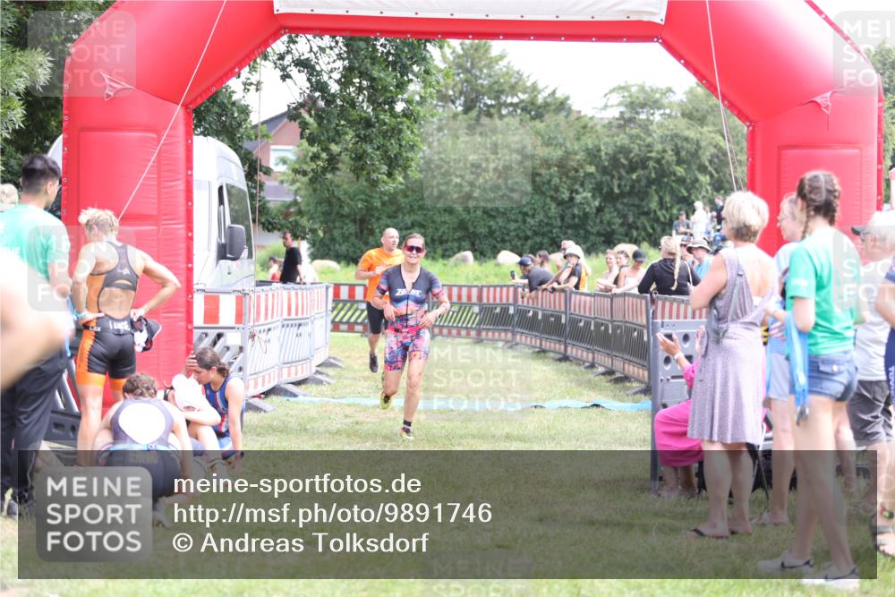 21.06.2026 - 29. Vierlanden-Triathlon Andreas Tolksdorf http://msf.ph/oto/9891746 21.06.2026 13:28:28 Ziel 38, 684, 835, 1009, 38, 684, 835, 1009 meine-sportfotos.de