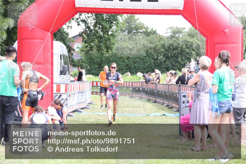 21.06.2026 - 29. Vierlanden-Triathlon Andreas Tolksdorf http://msf.ph/oto/9891751 21.06.2026 13:28:28 Ziel 38, 684, 835, 1009, 38, 684, 835, 1009 meine-sportfotos.de
