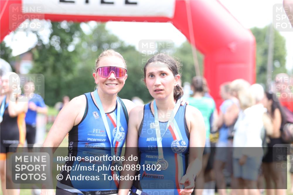 21.06.2026 - 29. Vierlanden-Triathlon Andreas Tolksdorf http://msf.ph/oto/9891802 21.06.2026 13:29:01 Ziel 648, 746, 901, 1004, 648, 746, 901, 1004 meine-sportfotos.de