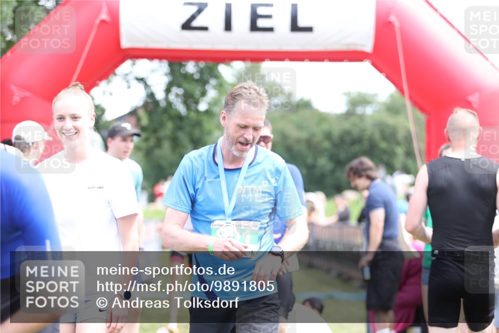 21.06.2026 - 29. Vierlanden-Triathlon Andreas Tolksdorf http://msf.ph/oto/9891805 21.06.2026 13:29:08 Ziel 746, 1004, 746, 1004 meine-sportfotos.de