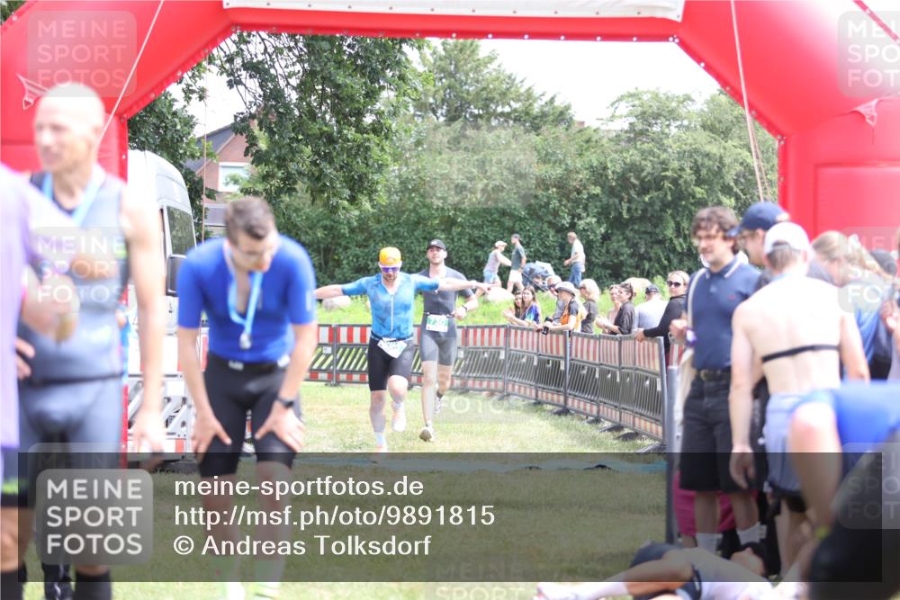 21.06.2026 - 29. Vierlanden-Triathlon Andreas Tolksdorf http://msf.ph/oto/9891815 21.06.2026 13:29:29 Ziel 114, 693, 730, 114, 693, 730 meine-sportfotos.de