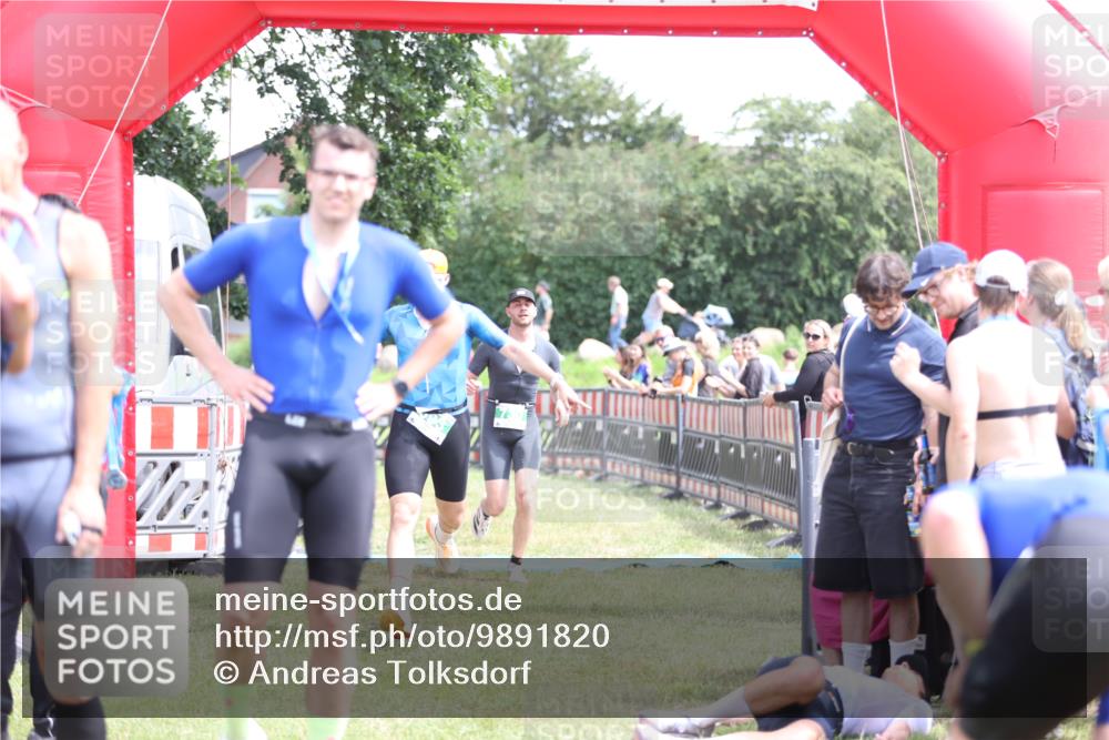 21.06.2026 - 29. Vierlanden-Triathlon Andreas Tolksdorf http://msf.ph/oto/9891820 21.06.2026 13:29:30 Ziel 114, 693, 730, 114, 693, 730 meine-sportfotos.de