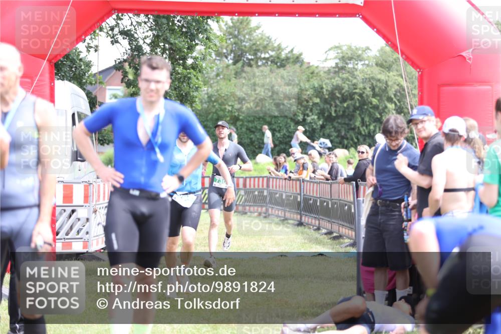 21.06.2026 - 29. Vierlanden-Triathlon Andreas Tolksdorf http://msf.ph/oto/9891824 21.06.2026 13:29:30 Ziel 114, 693, 730, 114, 693, 730 meine-sportfotos.de