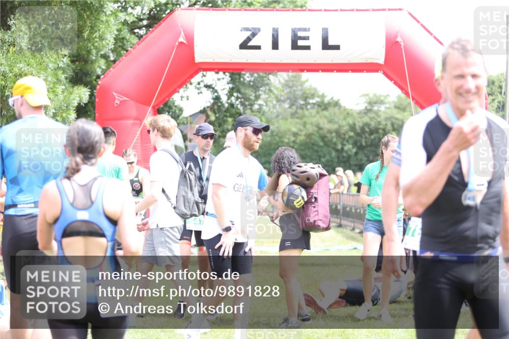 21.06.2026 - 29. Vierlanden-Triathlon Andreas Tolksdorf http://msf.ph/oto/9891828 21.06.2026 13:30:02 Ziel 685, 1006, 1008, 685, 1006, 1008 meine-sportfotos.de