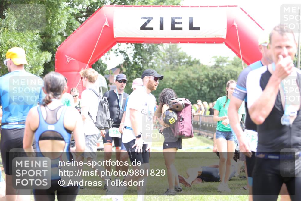 21.06.2026 - 29. Vierlanden-Triathlon Andreas Tolksdorf http://msf.ph/oto/9891829 21.06.2026 13:30:02 Ziel 685, 1006, 1008, 685, 1006, 1008 meine-sportfotos.de