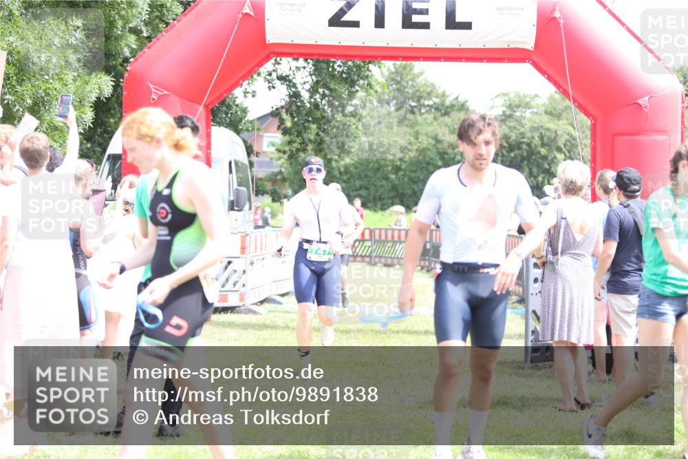 21.06.2026 - 29. Vierlanden-Triathlon Andreas Tolksdorf http://msf.ph/oto/9891838 21.06.2026 13:30:22 Ziel 83, 747, 758, 1011, 83, 747, 758, 1011 meine-sportfotos.de