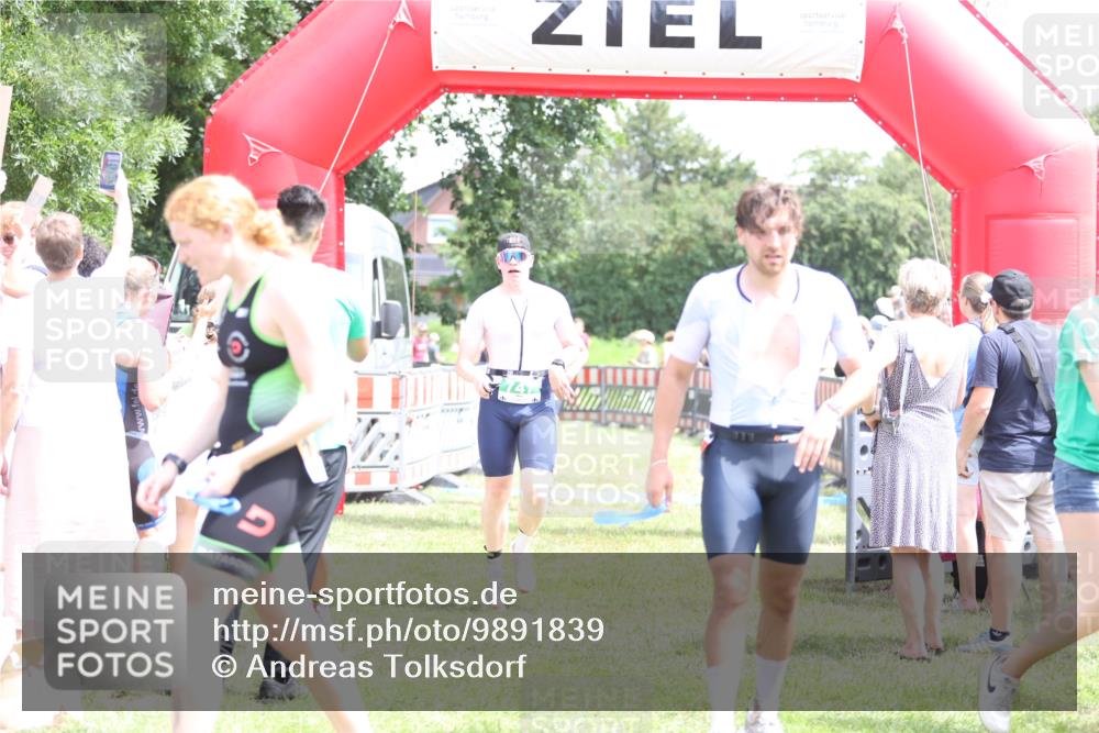 21.06.2026 - 29. Vierlanden-Triathlon Andreas Tolksdorf http://msf.ph/oto/9891839 21.06.2026 13:30:22 Ziel 83, 747, 758, 1011, 83, 747, 758, 1011 meine-sportfotos.de