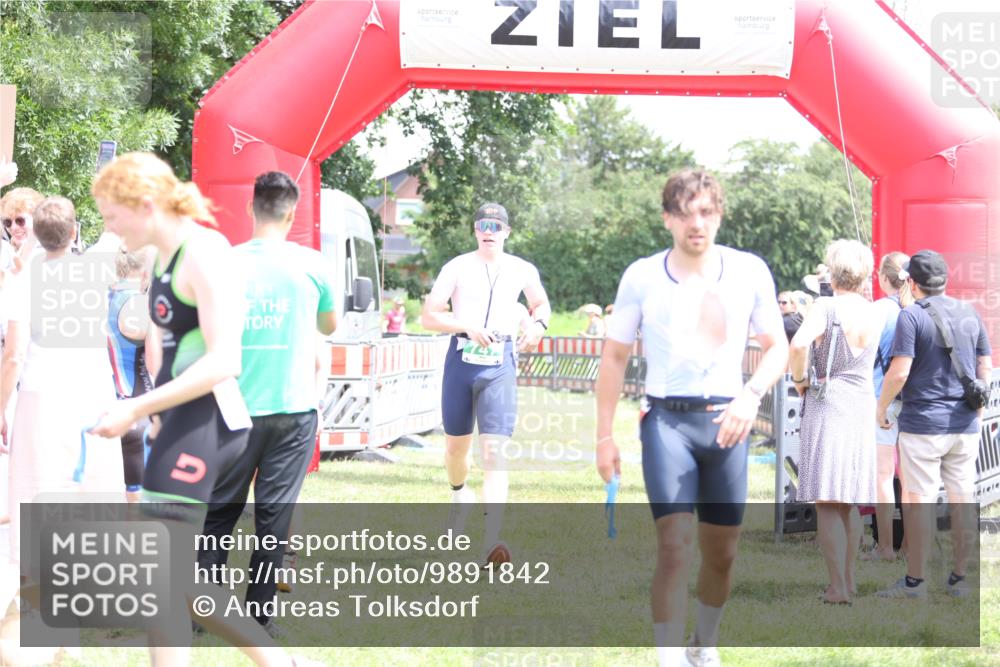 21.06.2026 - 29. Vierlanden-Triathlon Andreas Tolksdorf http://msf.ph/oto/9891842 21.06.2026 13:30:22 Ziel 83, 747, 758, 1011, 83, 747, 758, 1011 meine-sportfotos.de