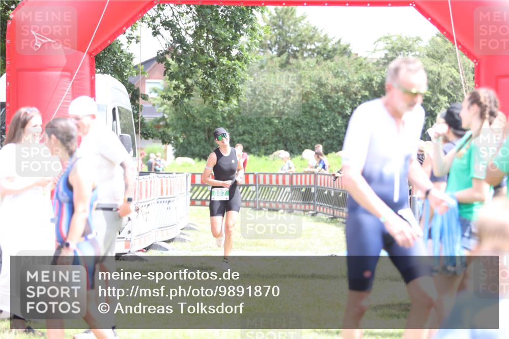 21.06.2026 - 29. Vierlanden-Triathlon Andreas Tolksdorf http://msf.ph/oto/9891870 21.06.2026 13:31:01 Ziel 887, 887 meine-sportfotos.de