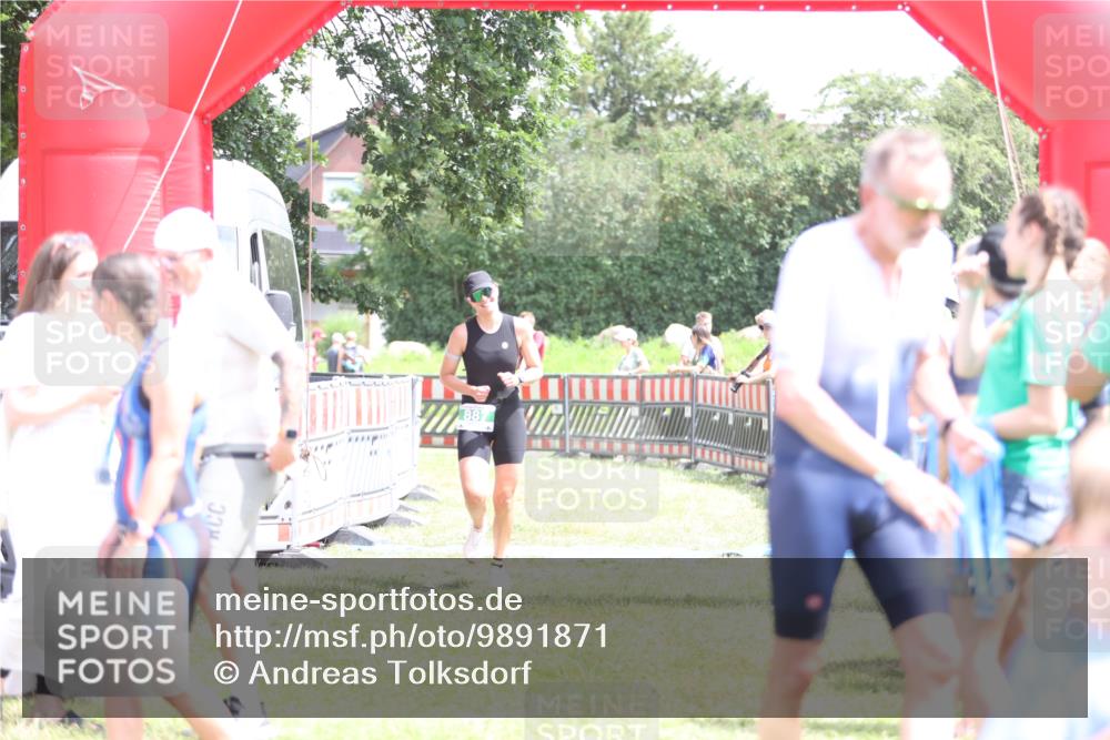 21.06.2026 - 29. Vierlanden-Triathlon Andreas Tolksdorf http://msf.ph/oto/9891871 21.06.2026 13:31:02 Ziel 887, 887 meine-sportfotos.de