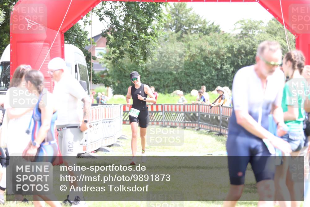 21.06.2026 - 29. Vierlanden-Triathlon Andreas Tolksdorf http://msf.ph/oto/9891873 21.06.2026 13:31:02 Ziel 887, 887 meine-sportfotos.de