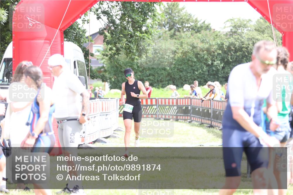 21.06.2026 - 29. Vierlanden-Triathlon Andreas Tolksdorf http://msf.ph/oto/9891874 21.06.2026 13:31:02 Ziel 887, 887 meine-sportfotos.de