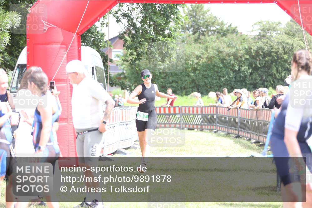 21.06.2026 - 29. Vierlanden-Triathlon Andreas Tolksdorf http://msf.ph/oto/9891878 21.06.2026 13:31:02 Ziel 887, 887 meine-sportfotos.de