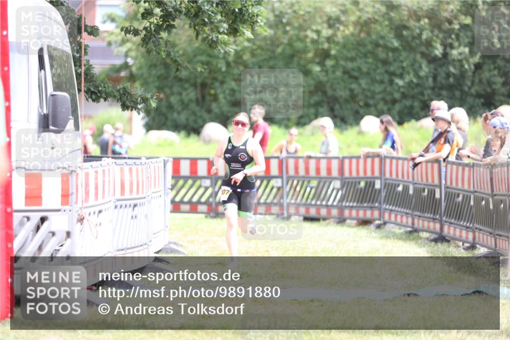 21.06.2026 - 29. Vierlanden-Triathlon Andreas Tolksdorf http://msf.ph/oto/9891880 21.06.2026 13:31:17 Ziel 1007, 1007 meine-sportfotos.de