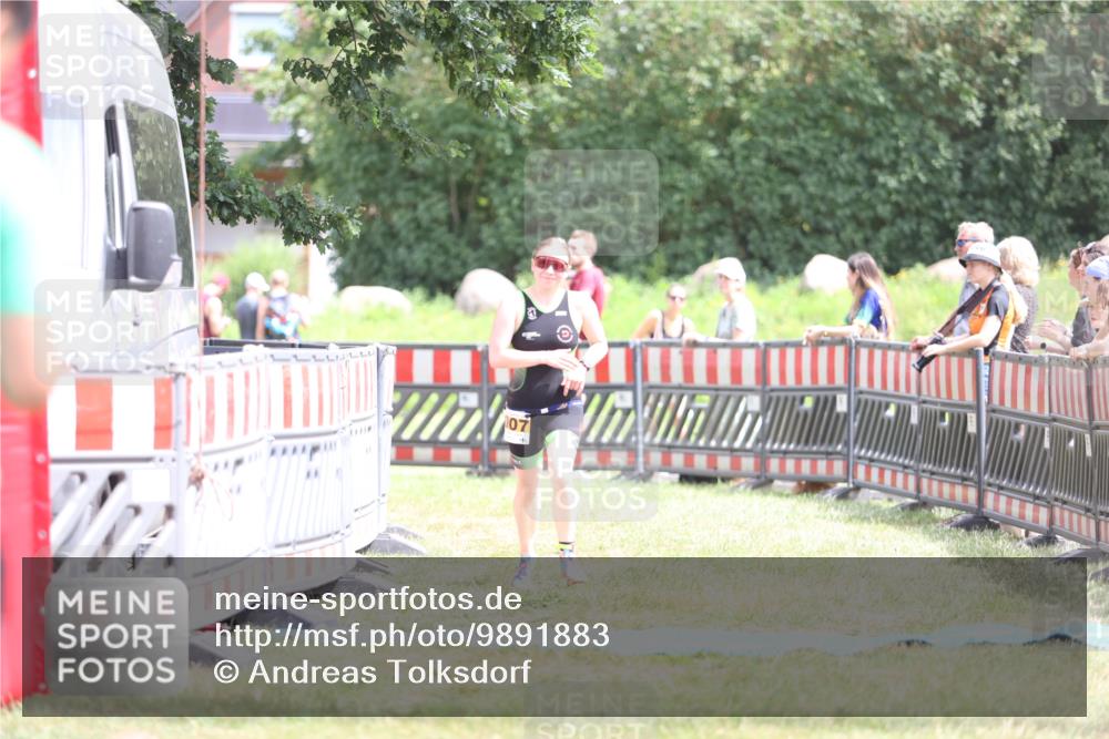 21.06.2026 - 29. Vierlanden-Triathlon Andreas Tolksdorf http://msf.ph/oto/9891883 21.06.2026 13:31:17 Ziel 1007, 1007 meine-sportfotos.de