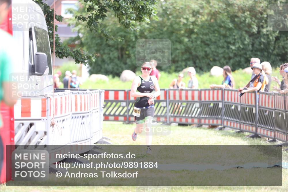 21.06.2026 - 29. Vierlanden-Triathlon Andreas Tolksdorf http://msf.ph/oto/9891884 21.06.2026 13:31:17 Ziel 1007, 1007 meine-sportfotos.de