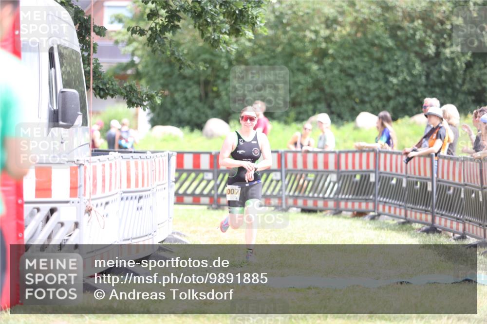 21.06.2026 - 29. Vierlanden-Triathlon Andreas Tolksdorf http://msf.ph/oto/9891885 21.06.2026 13:31:17 Ziel 1007, 1007 meine-sportfotos.de