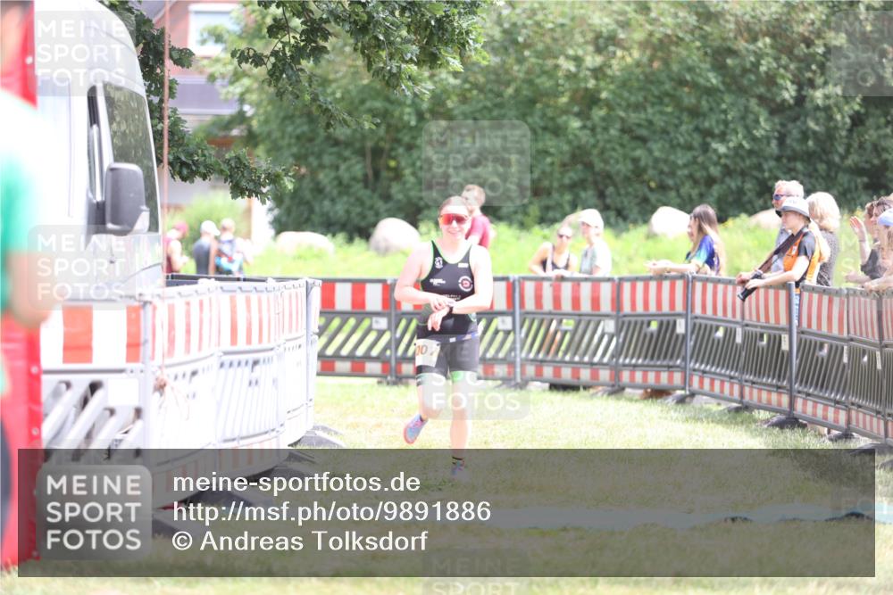 21.06.2026 - 29. Vierlanden-Triathlon Andreas Tolksdorf http://msf.ph/oto/9891886 21.06.2026 13:31:17 Ziel 1007, 1007 meine-sportfotos.de