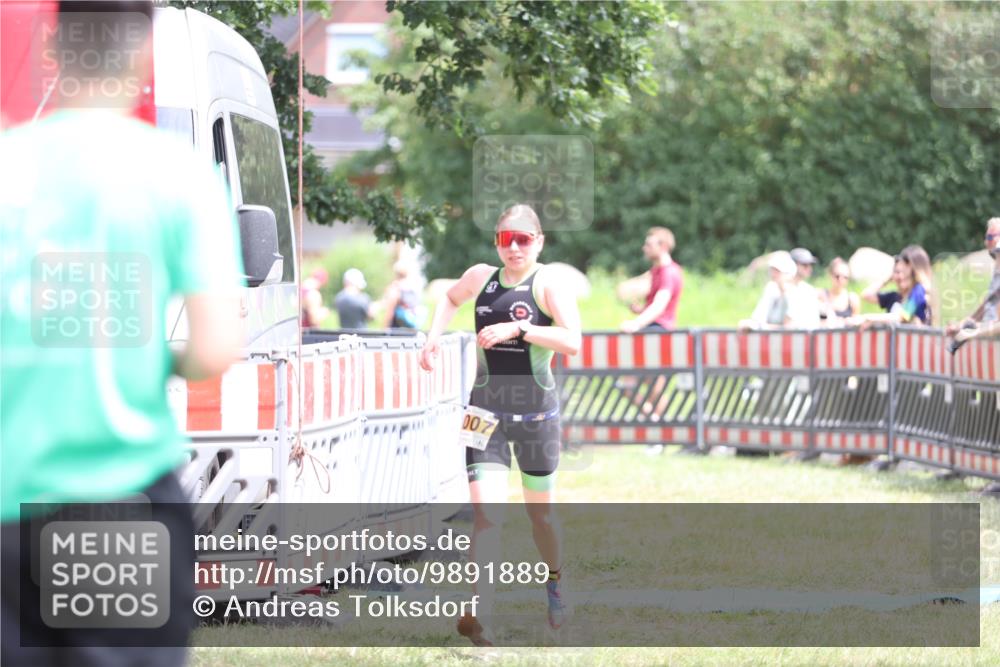21.06.2026 - 29. Vierlanden-Triathlon Andreas Tolksdorf http://msf.ph/oto/9891889 21.06.2026 13:31:19 Ziel 1007, 1016, 1007, 1016 meine-sportfotos.de