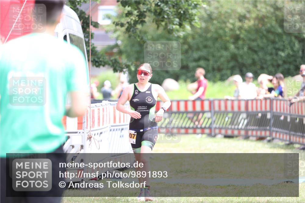 21.06.2026 - 29. Vierlanden-Triathlon Andreas Tolksdorf http://msf.ph/oto/9891893 21.06.2026 13:31:19 Ziel 1007, 1016, 1007, 1016 meine-sportfotos.de