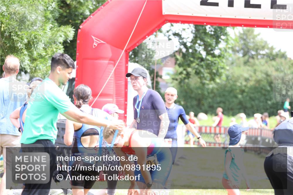 21.06.2026 - 29. Vierlanden-Triathlon Andreas Tolksdorf http://msf.ph/oto/9891895 21.06.2026 13:31:44 Ziel 98, 163, 999, 1021, 98, 163, 999, 1021 meine-sportfotos.de